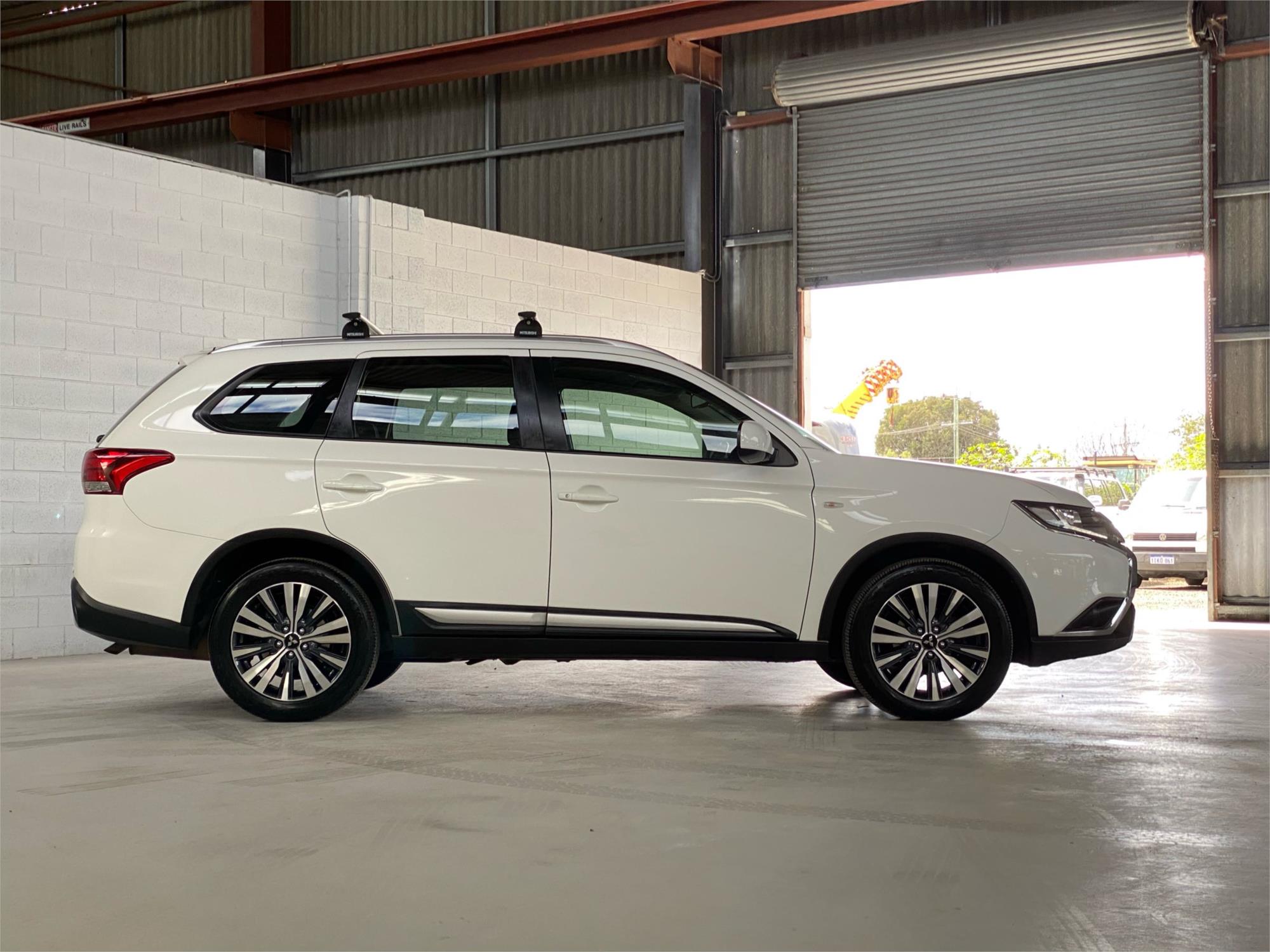 2019 MITSUBISHI OUTLANDER 3