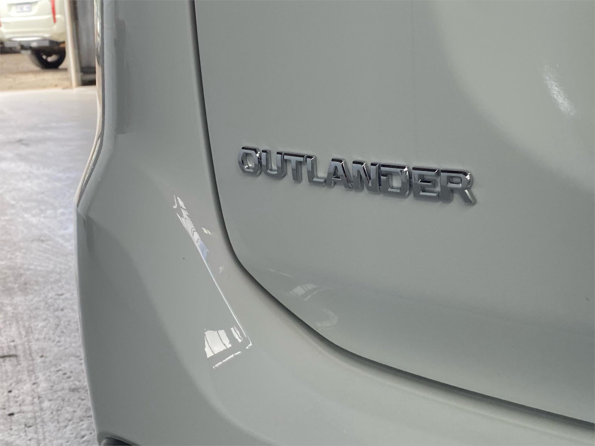 2019 MITSUBISHI OUTLANDER 14