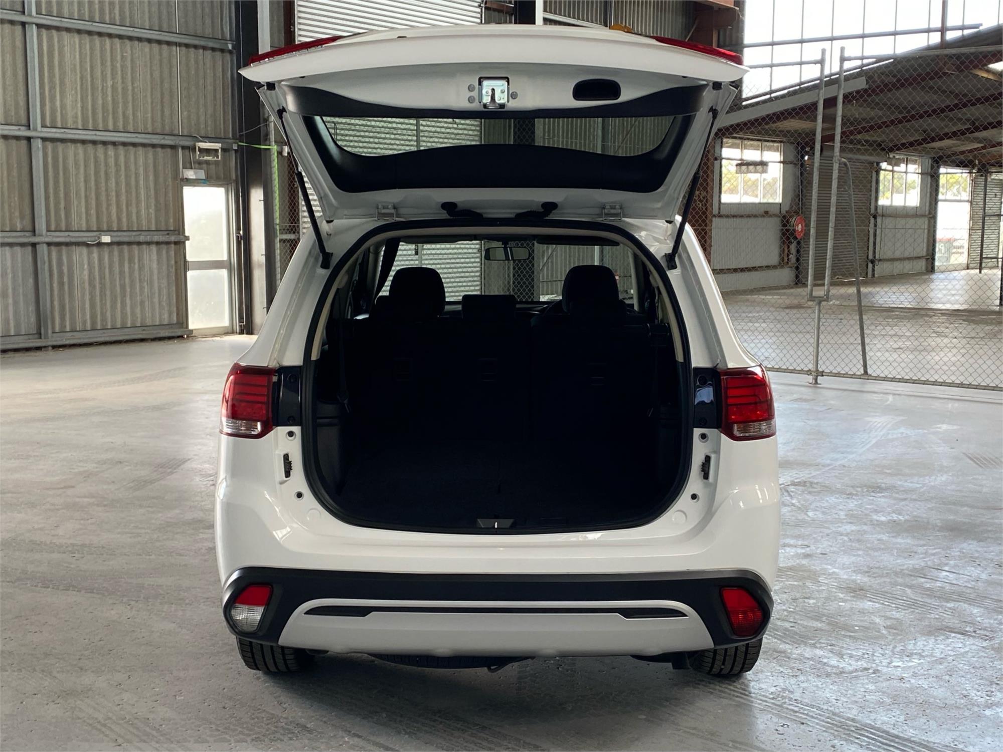 2019 MITSUBISHI OUTLANDER 15