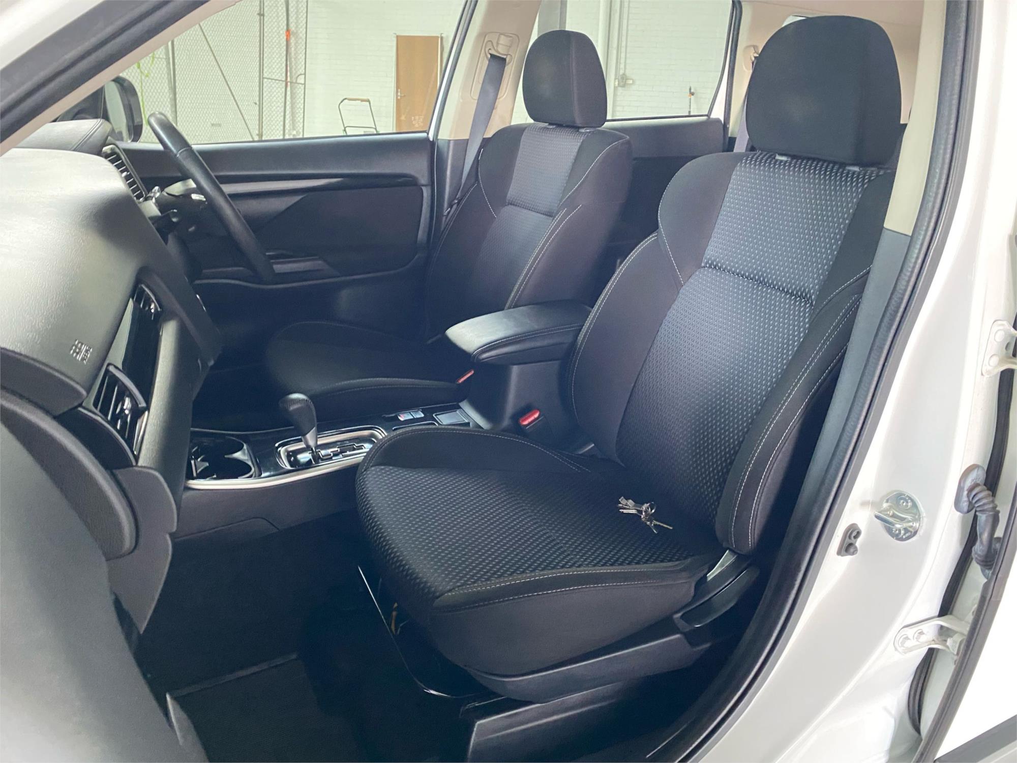 2019 MITSUBISHI OUTLANDER 23