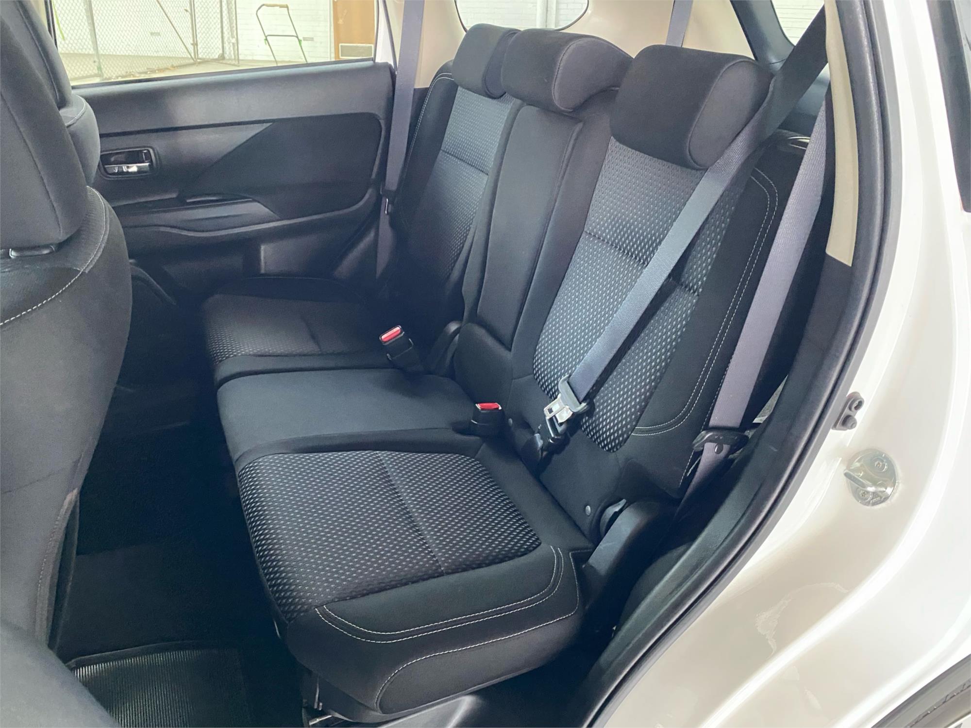 2019 MITSUBISHI OUTLANDER 24