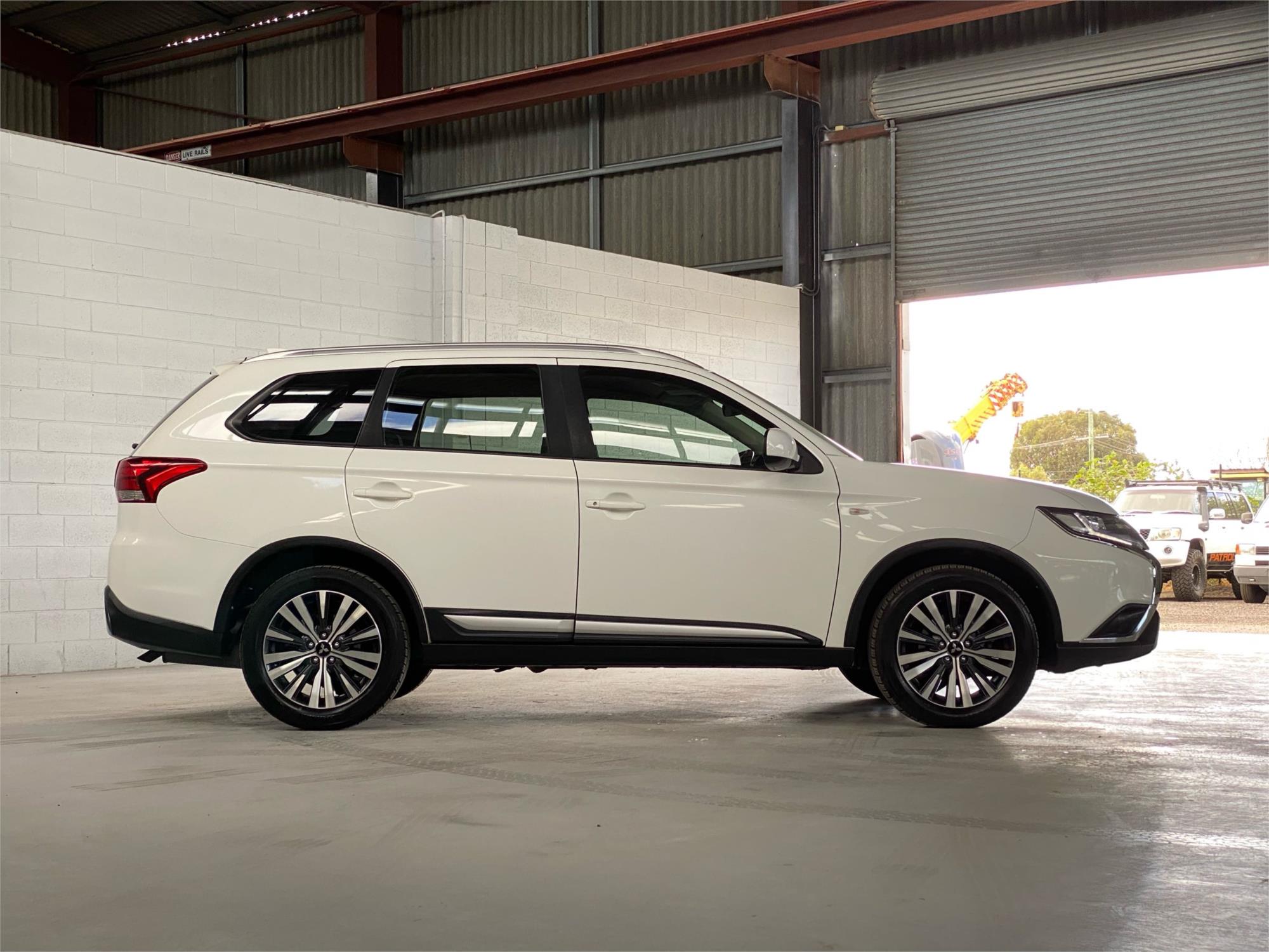 2019 MITSUBISHI OUTLANDER 4