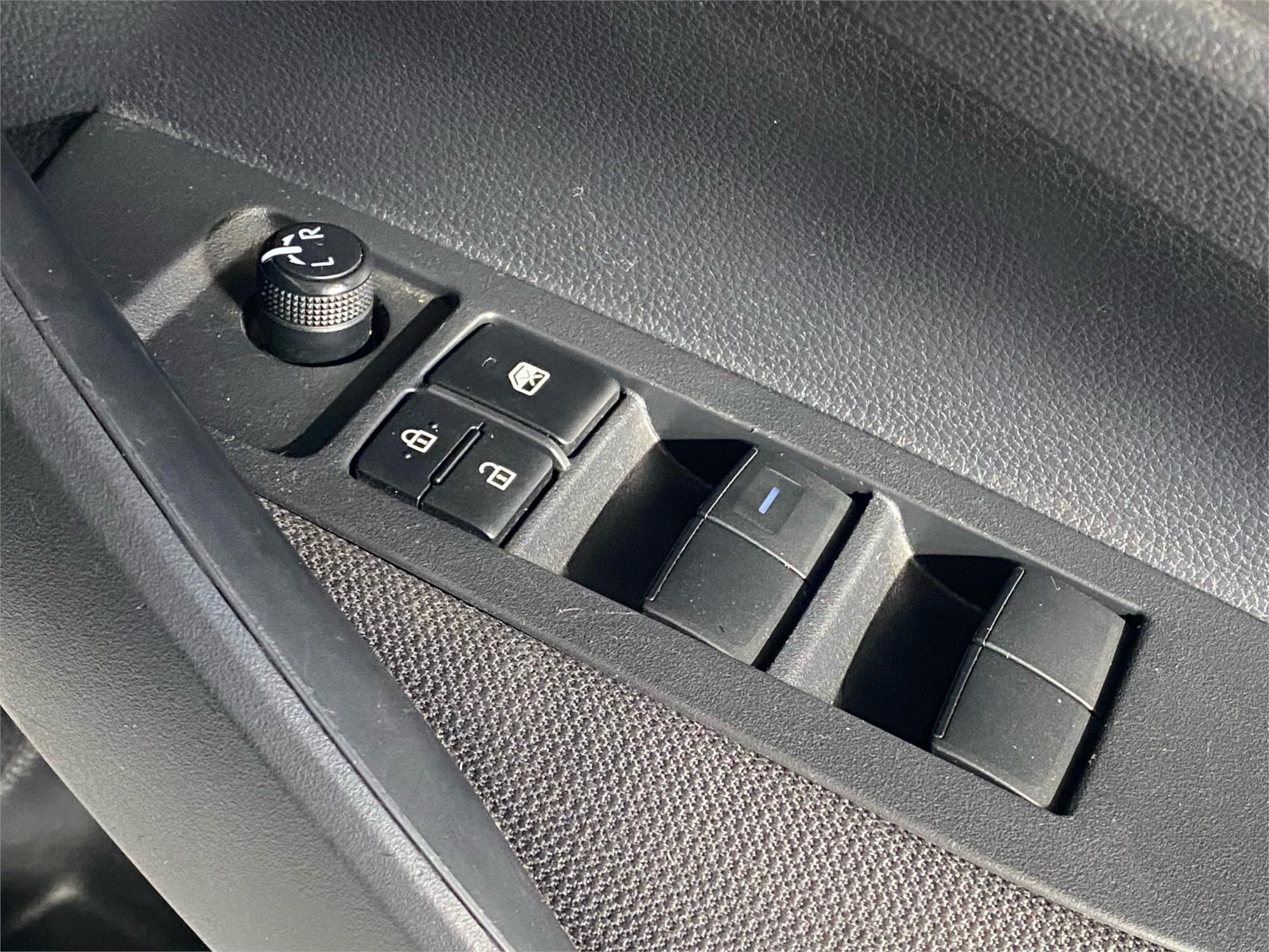 2020 TOYOTA COROLLA 24