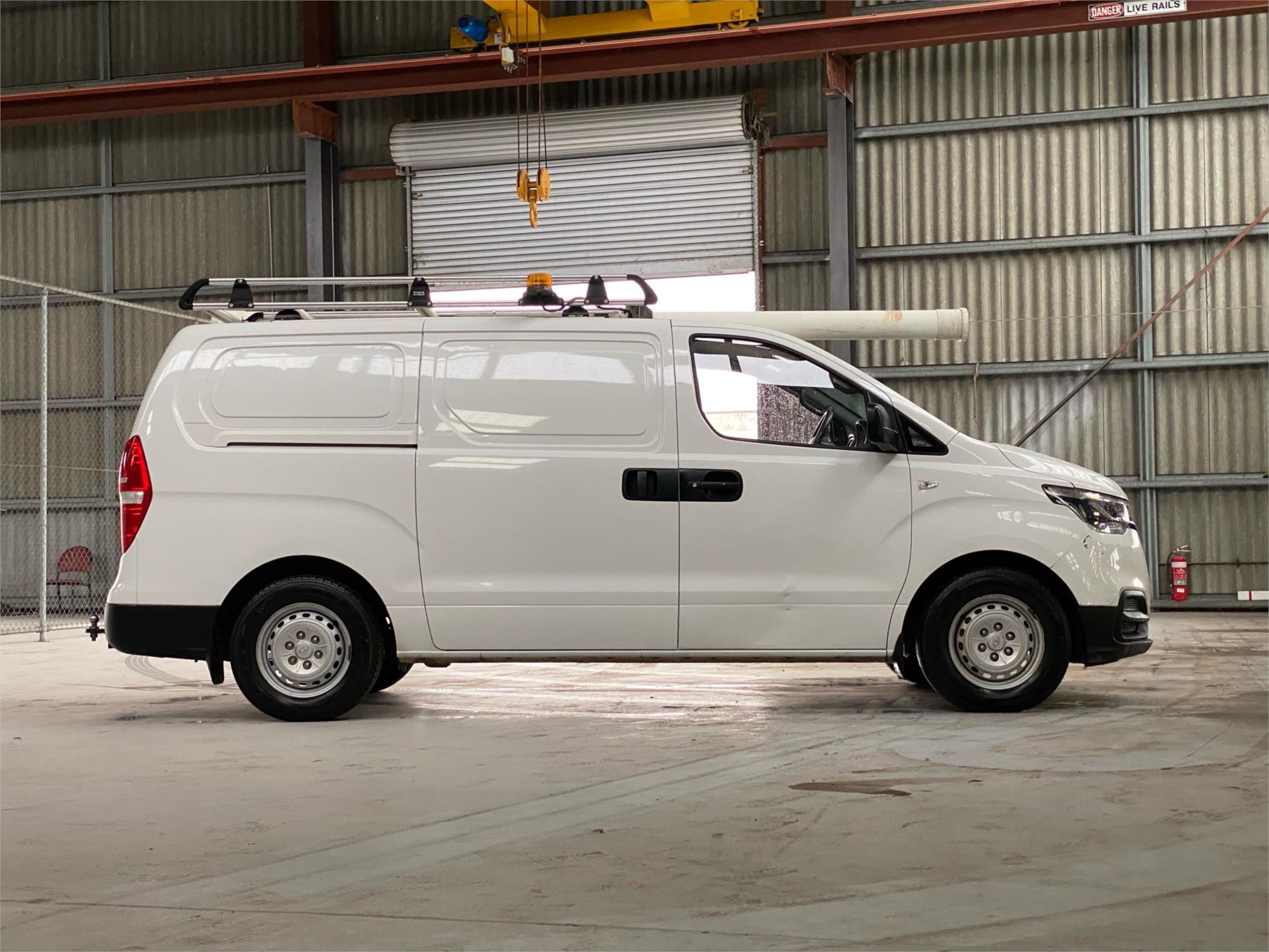 2020 HYUNDAI iLOAD 3