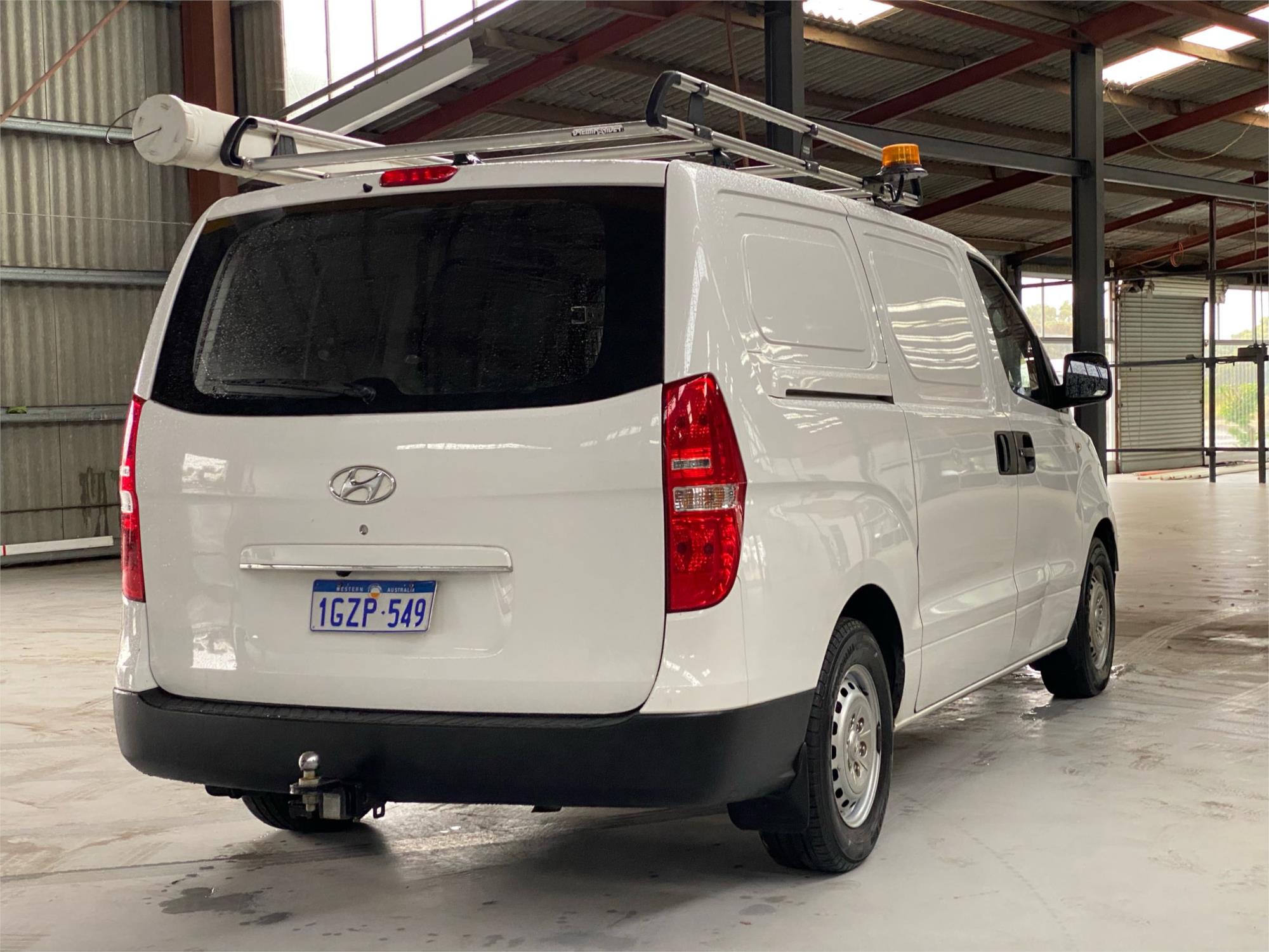 2020 HYUNDAI iLOAD 4