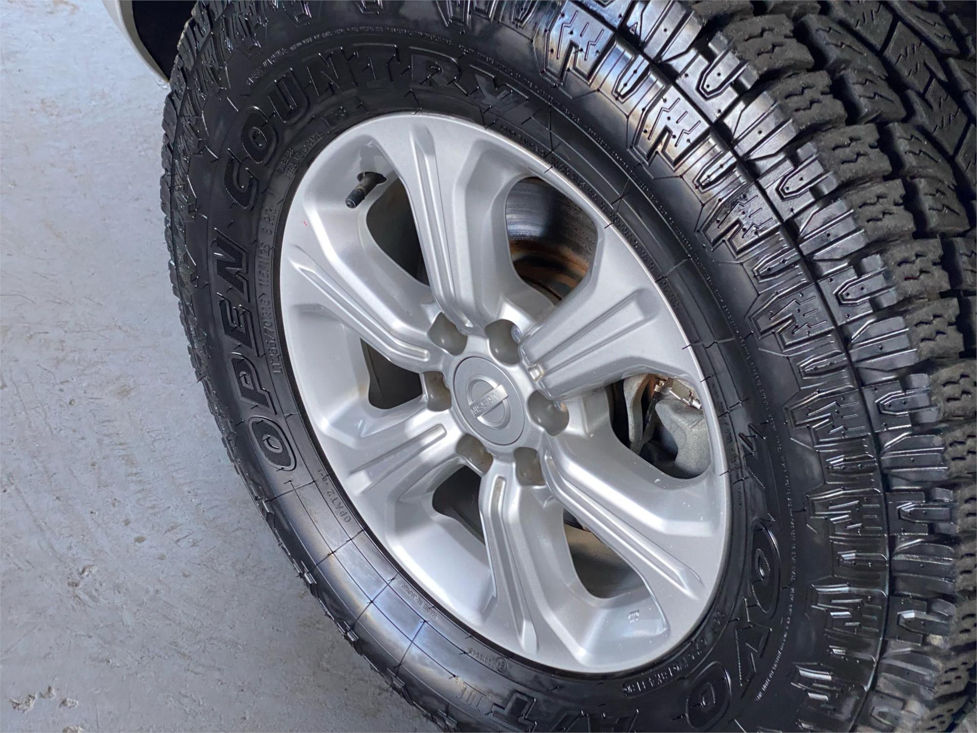 2019 NISSAN NAVARA 12