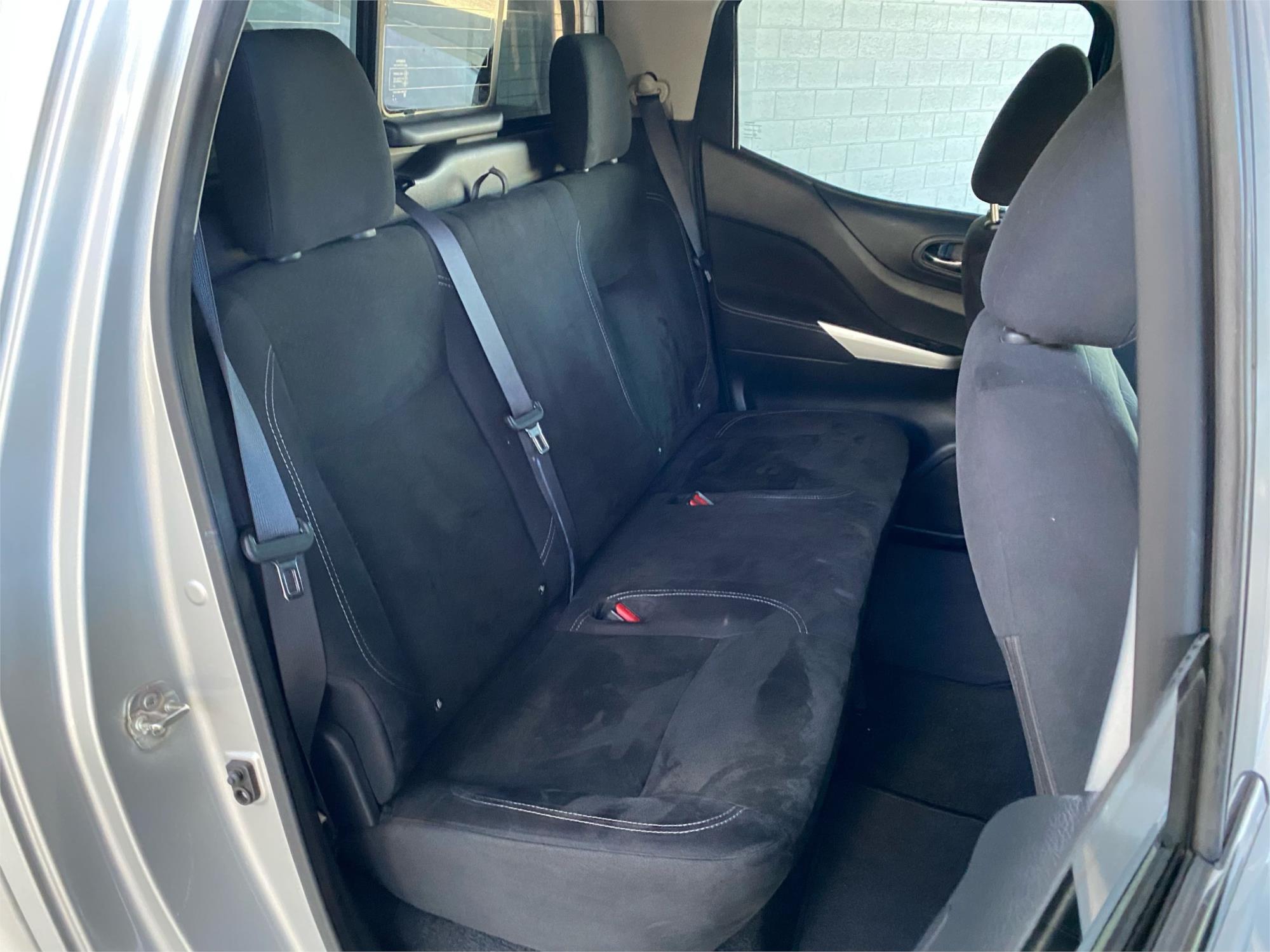 2019 NISSAN NAVARA 23