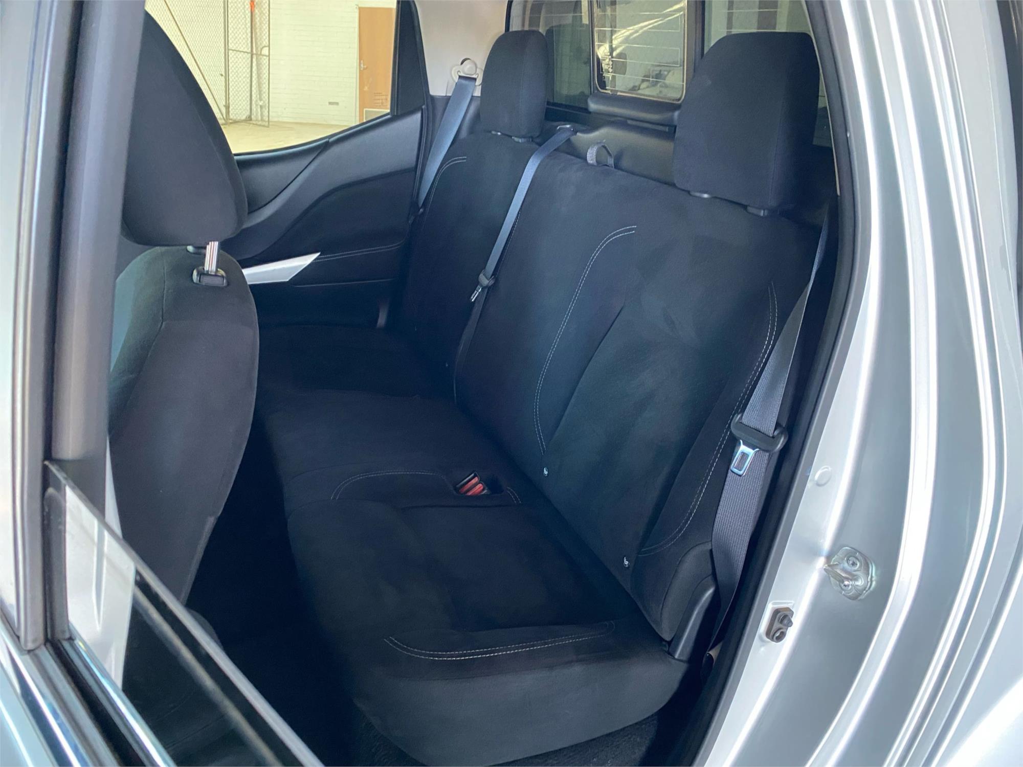 2019 NISSAN NAVARA 25