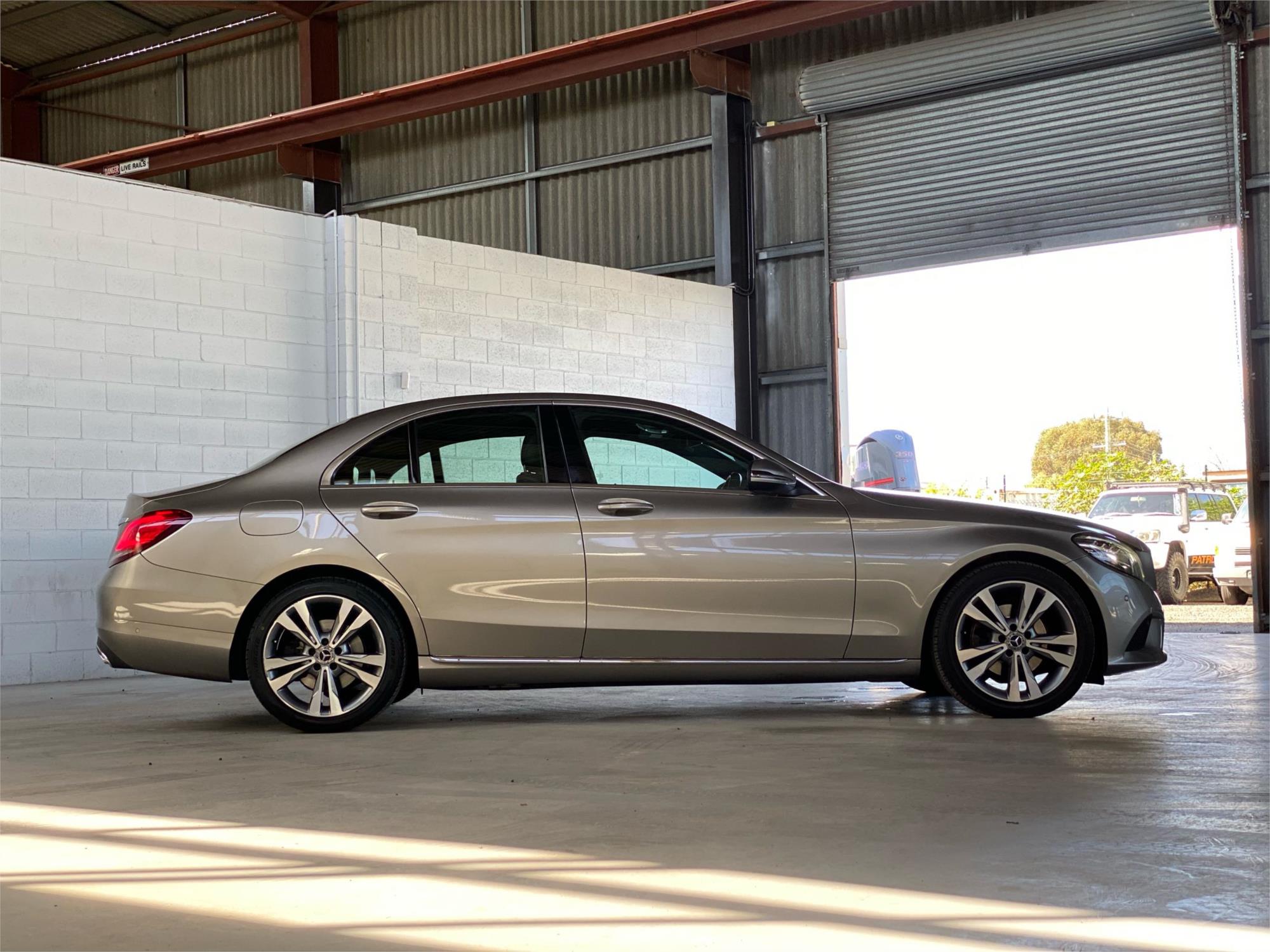 2019 MERCEDES-BENZ C200 3