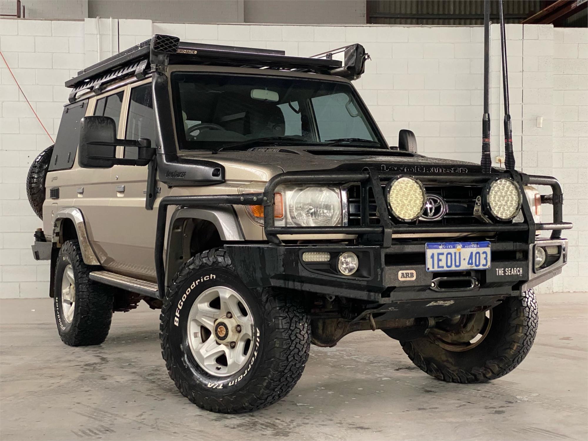 2012 TOYOTA LANDCRUISER