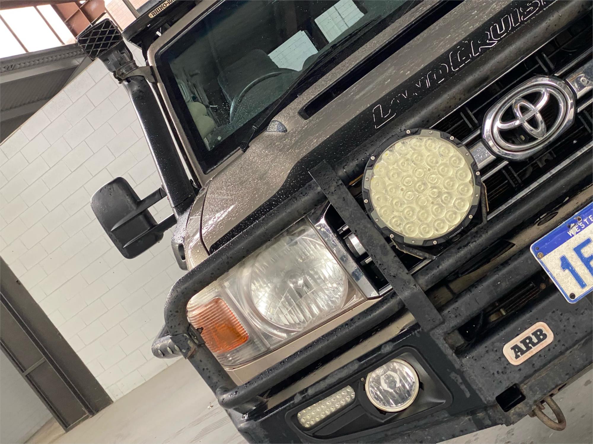 2012 TOYOTA LANDCRUISER 10