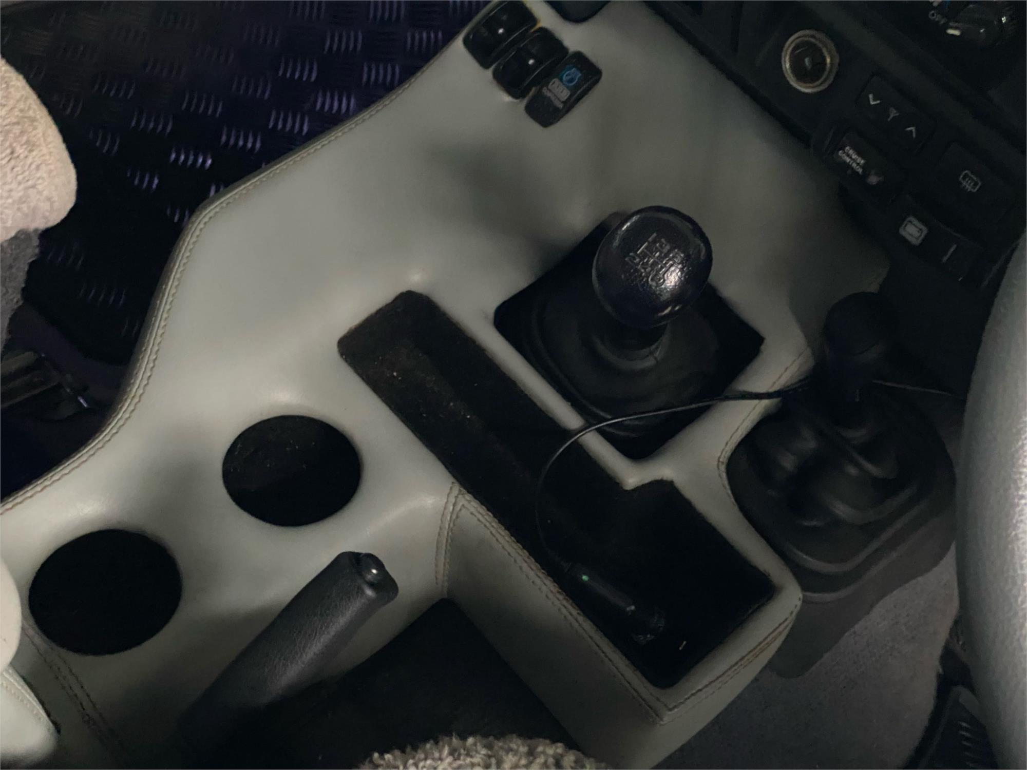 2012 TOYOTA LANDCRUISER 28