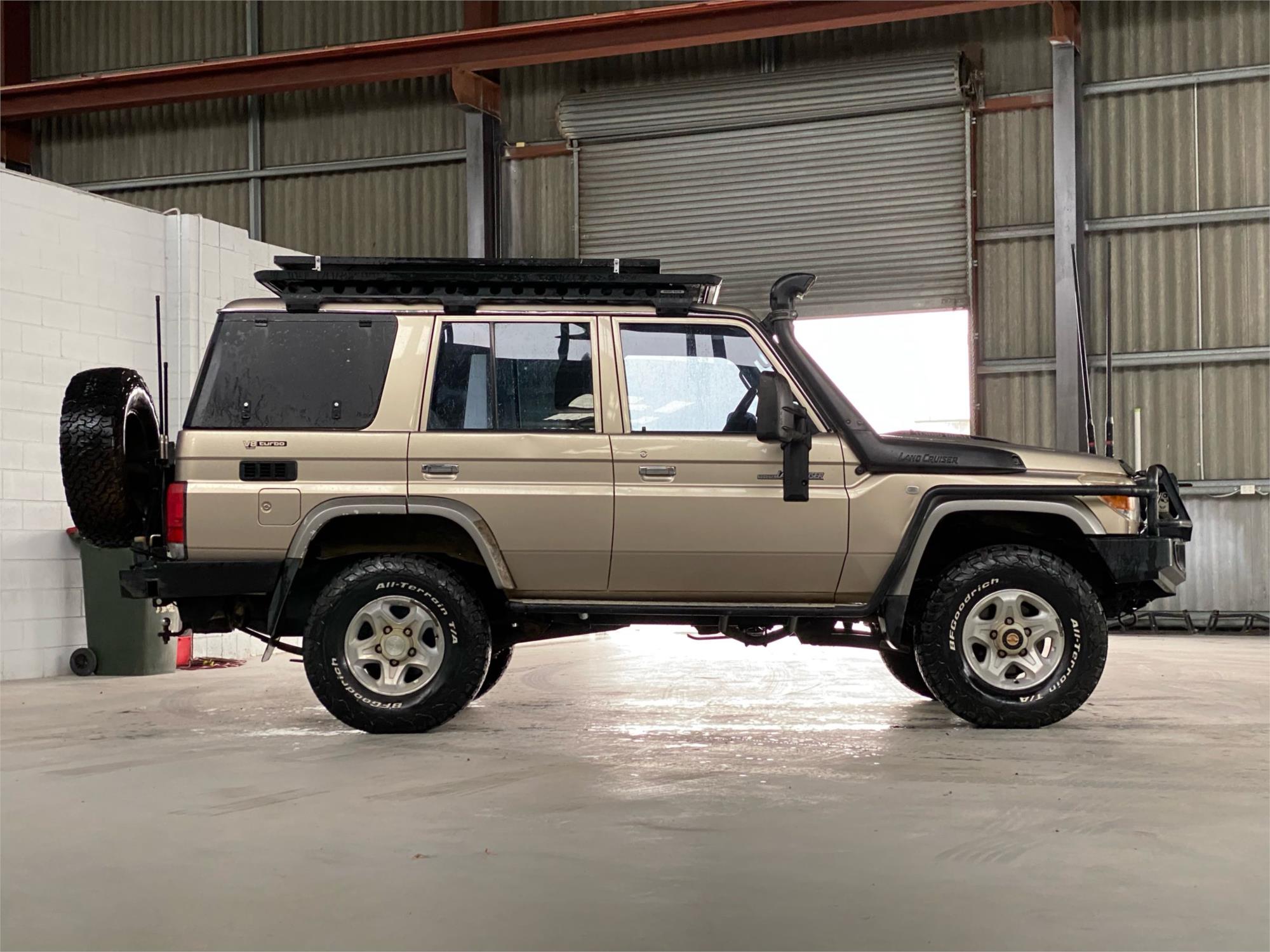 2012 TOYOTA LANDCRUISER 3