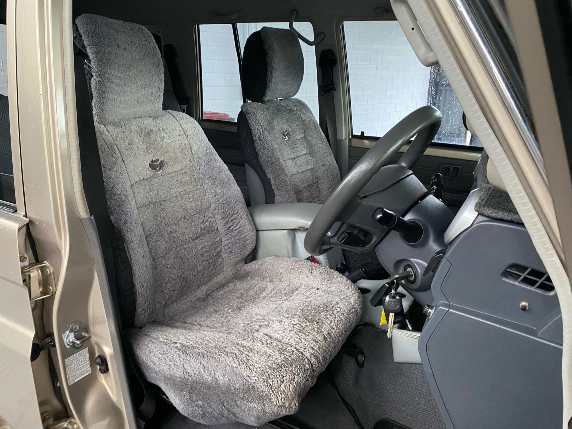 2012 TOYOTA LANDCRUISER 30