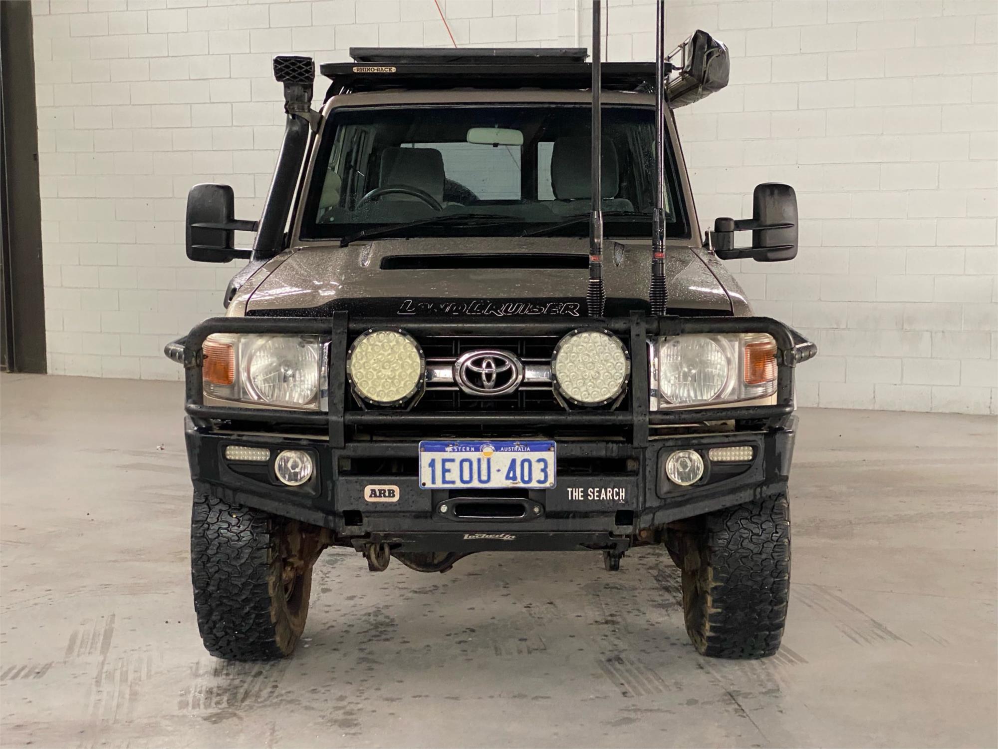 2012 TOYOTA LANDCRUISER 9