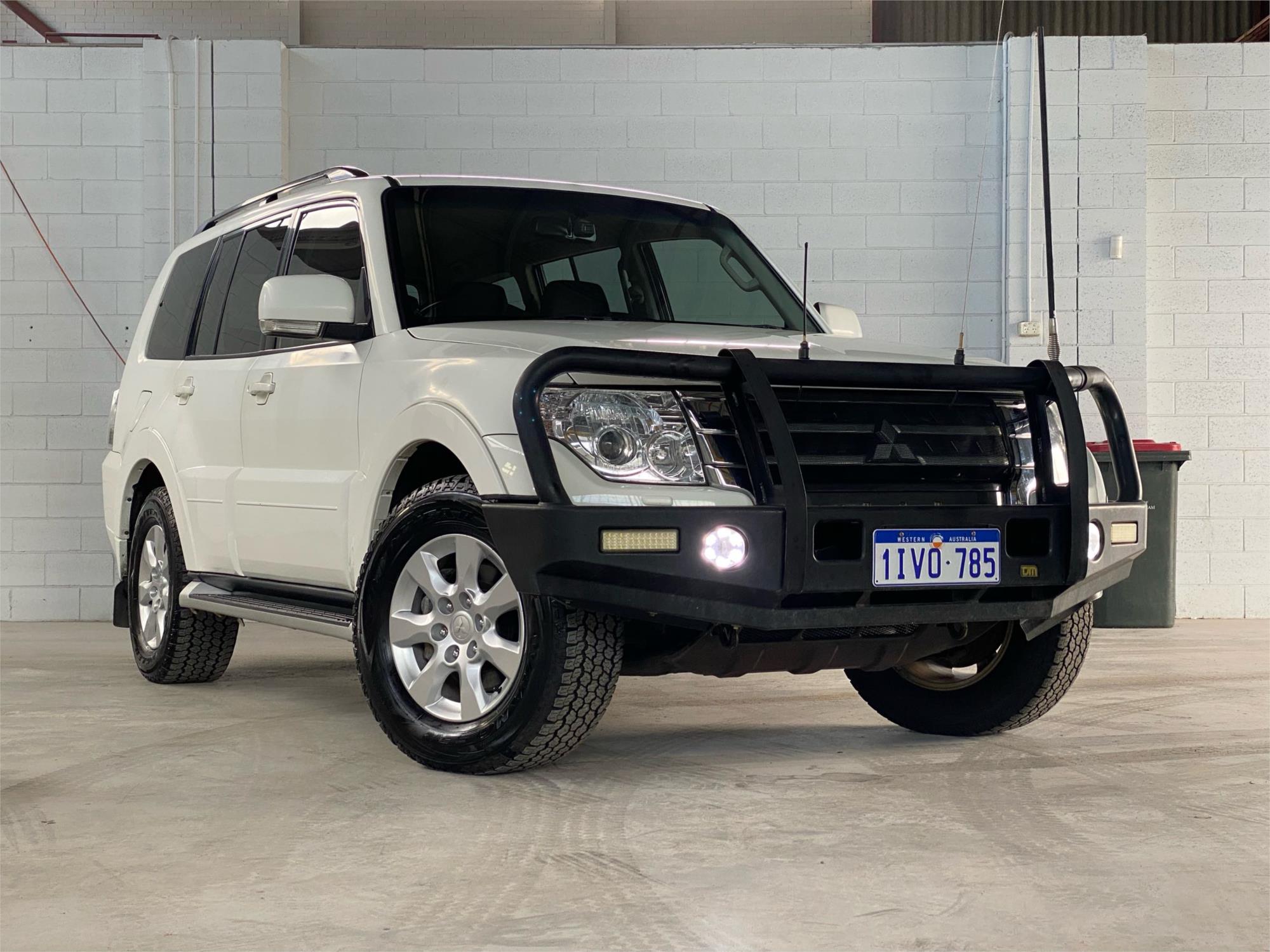 2019 MITSUBISHI PAJERO