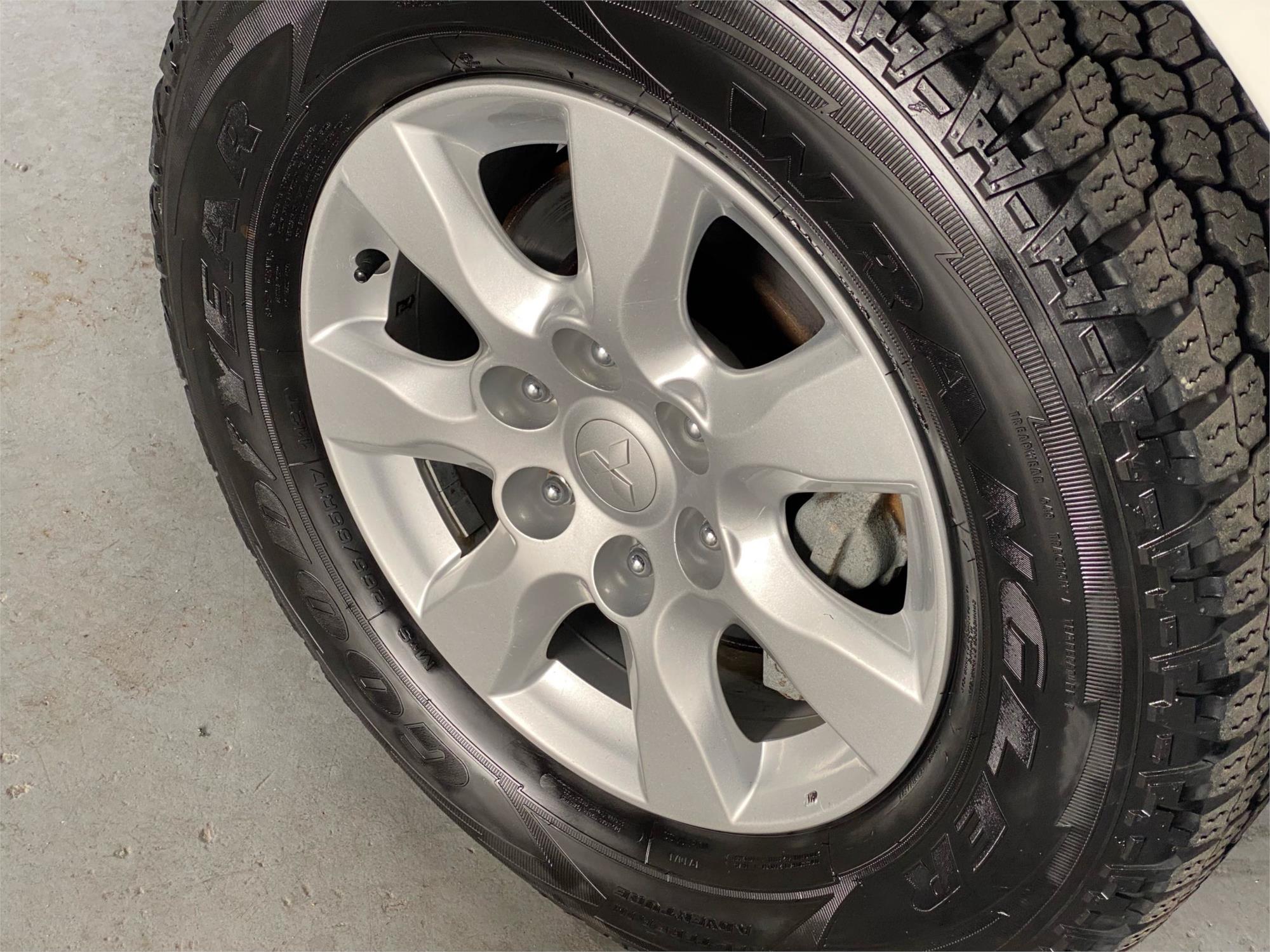 2019 MITSUBISHI PAJERO 12