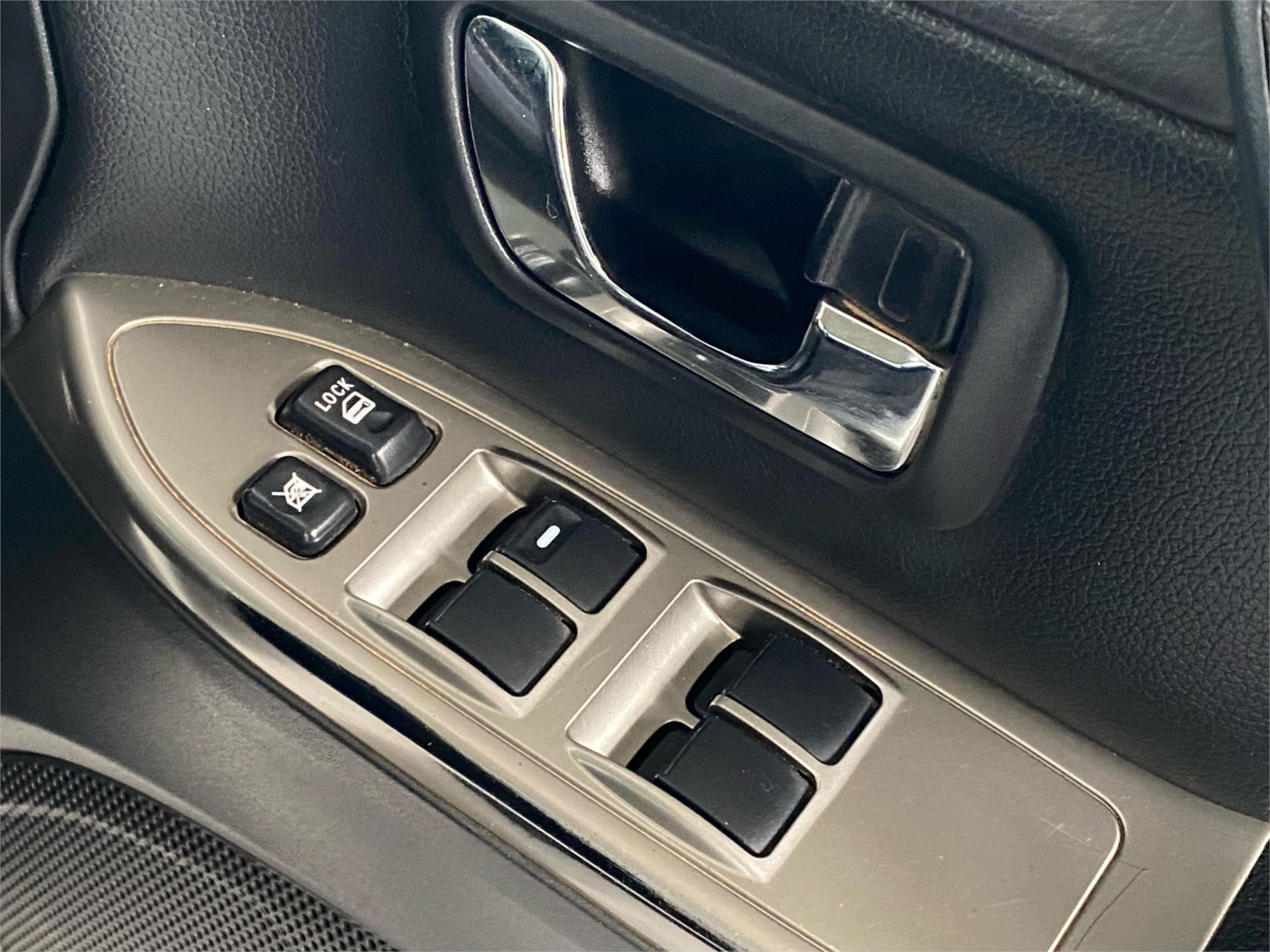 2019 MITSUBISHI PAJERO 16