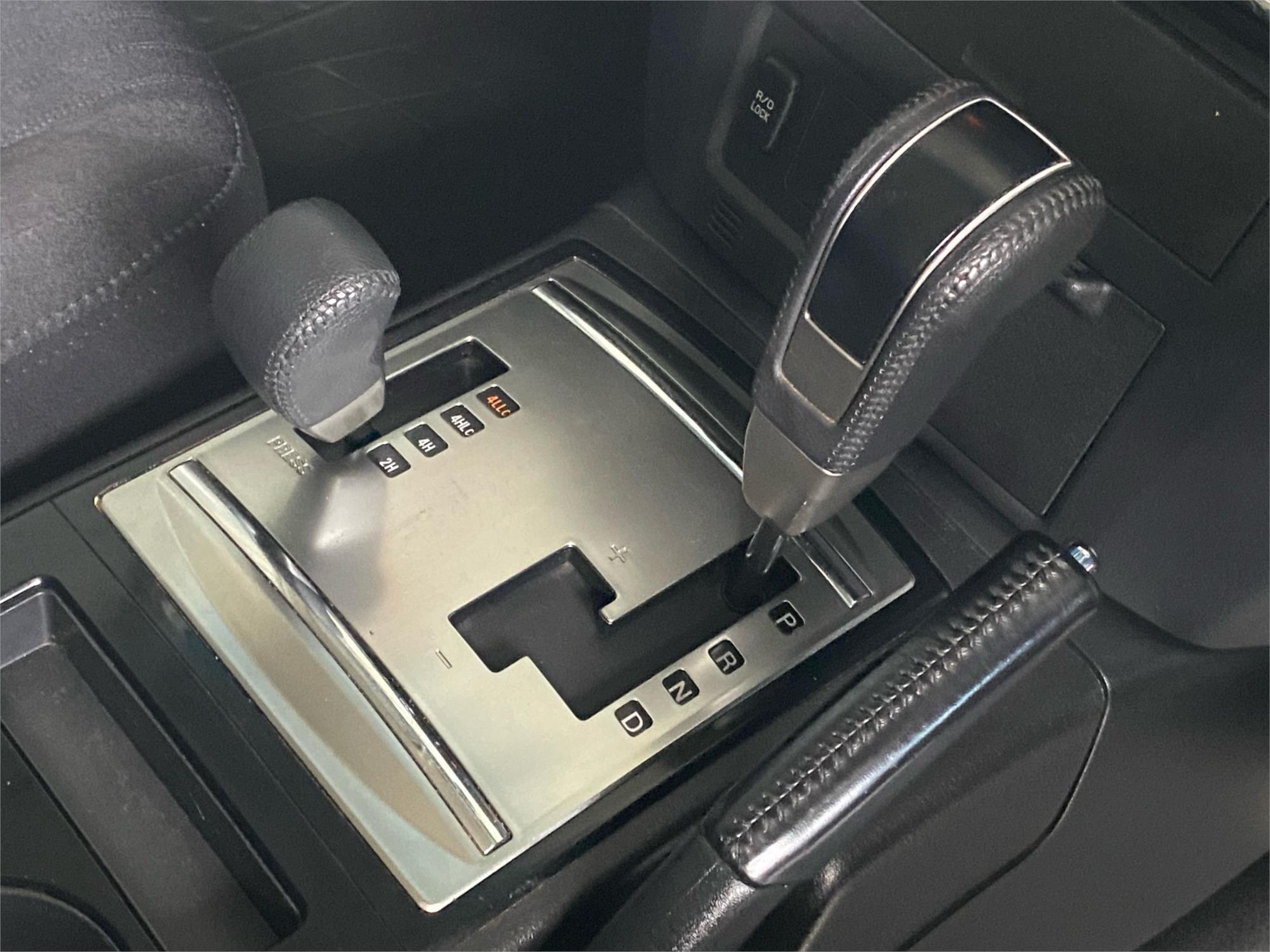 2019 MITSUBISHI PAJERO 21